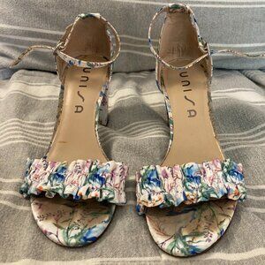 Floral, ruffled dress heel - Unisa size 7